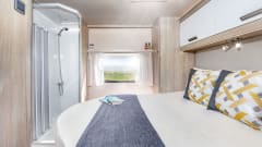 Riding Roamer – Auto Trail F74 - 4 seat belts can sleep 4- 6 - perfect for a road trip