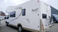Ford CI Alcove, 6-Persons sitting / sleeping places!
