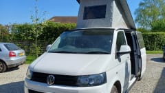 Betty – 4 berth Volkswagen campervan 2011