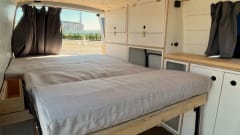 kampr – Converted Volkswagen campervan from 2021 (2p + child)