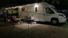 Beautiful family camper with many options!