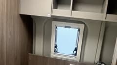2p Carado campervan uit 2024