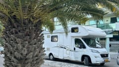 Bella Carina – 6 person Camper McLouis Alcove 