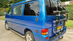 4-sitziger Volkswagen-Bus aus dem Jahr 2000