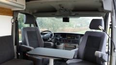 Fully equipped 2-person Renault camper van with bed up to 175 x 205 cm