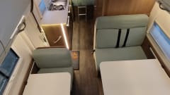 6p Ford alcove from 2017, bunk bed and large seating area