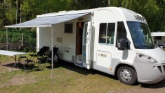 Aventura! – Spacious modern camper for family or (sports) events XL