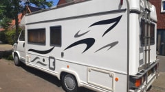 Spacious camper for up to 4 people with access to Umweltzonen (D)