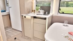 Carado T459 Automaat – Experience the freedom! Very spacious luxury - Queen bed - separate shower