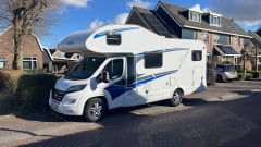 Johnny Bravo  – Alcôve Knaus pour 4 personnes à partir de 2021