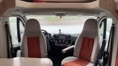 Ons Bonbonnetje – 2p Bürstner semi-integrated uit 2013