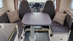 4p Ford semi-integrated uit 2023