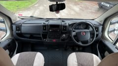 Mikey – 6 bed / 6 seatbelt Motorhome - let’s go on a road trip