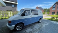 De blauwe reiziger – 4p Volkswagen campervan from 1993