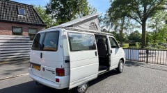 Willem – 2-seater Volkswagen bus from 2000
