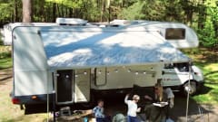 5 person comfort on wheels bunk bed, air conditioning and solar panel 