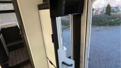 5 berth Ford roller team 685