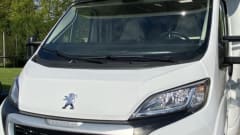 Luxurious new 6-person Roller Team Kronos Advance semi-integrated from 2024