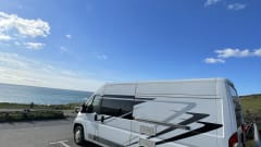 Camper Citroën Relay 2 del 2012 dotato di doccia e servizi igienici a bordo