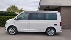 CalOcT6 – 4p Volkswagen campervan from 2018
