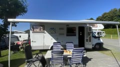 Sun traveller – Very neat and complete 6p Knaus alcove built in 2005 with air conditioning