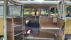 De Bus – 2p Volkswagen campervan from 1980