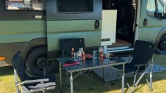 Hugo – Autarker und super ausgestatteter Camper Hugo