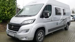 McLouis 5 Menfys Silverline, Sleep / 4 Seats.
