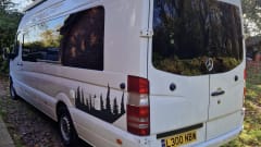 Bolt – 3-4 berth Mercedes-Benz camper