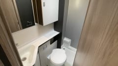 EFP – Swift Voyager 564 Luxury Fixed Bed