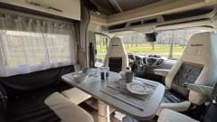 Full option 5 person Benimar automatic