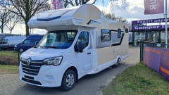 C28 – Zeer luxe 6 pers. Ahorn ,stapelbed, 2x Airco