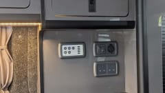 Ronnie – 4 berth Volkswagen campervan from 2016