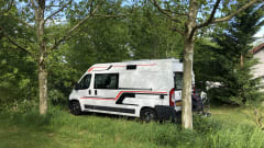 4-person Peugeot bus from 2017, sleeping 2 people