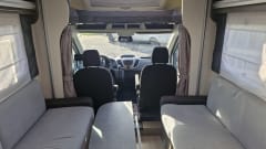 Chausson Titanium 640 per 4 persone – Camper di lusso, spazioso e automatico