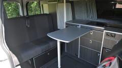 2p 131PK Ford buscamper uit 2017