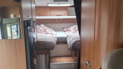 Kikker  – 5p Adria Mobil integrated uit 2011