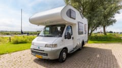 Knaussie – Wonderful compact alcove camper with 4 sleeping places