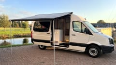 Luxe Off grid Camper - VW Crafter