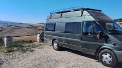 Snappie the van – Off-grid camper van