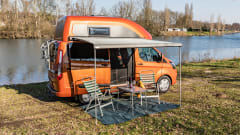 klein maar dapper  – 2 Ford bus nugget from 2019