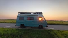 Blue Ocean  – 2p Volkswagen campervan uit 1981