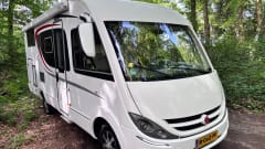 4-person Bürstner Viseo i690G integrated motorhome from 2014