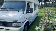 Ons huisje op wielen – 4p Peugeot semi-integrated from 1994