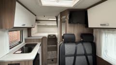 Making Memories 2 – Citroen Carado 337 Half Integraal uit 2025 automaat 