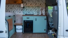 Horizon – Adventurous off-grid bus camper, fully equipped (length bed)