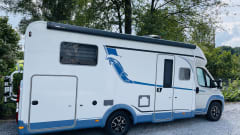 1. DelBi – Luxury mobile home Bürstner Delfin IT726