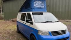 Sky – Camper Volkswagen a 4 posti letto del 2004