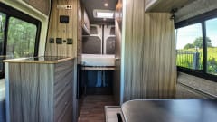 2p Mercedes-Benz campervan uit 2016