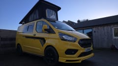 Yellow peril – Stunning new conversion 4 berth Ford Transit Custom campervan 